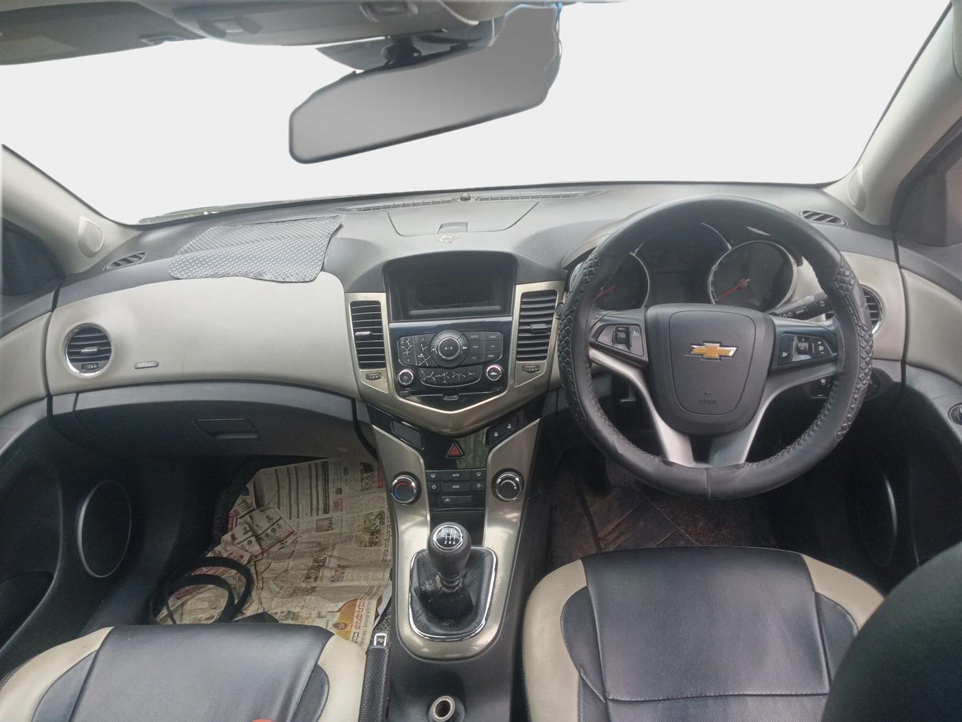2015 Chevrolet Cruze LTZ, Diesel, Manual, 1,12,000 km, interior