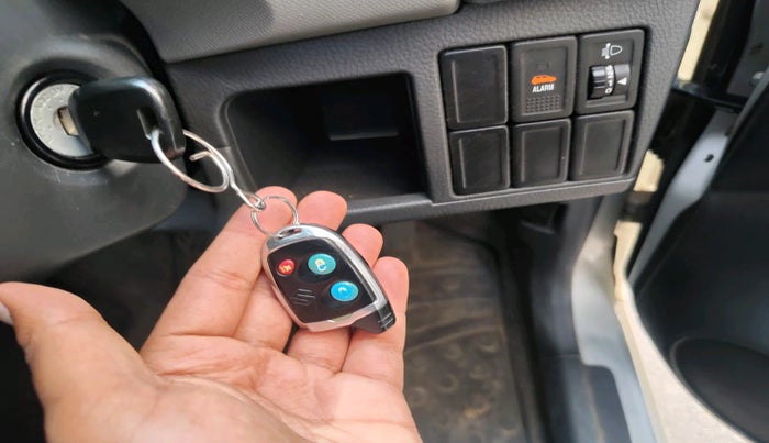 2011 Maruti Wagon R 1.0 LXI, Petrol, Manual, 25,669 km, interior