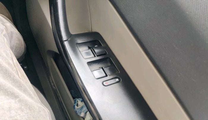 2017 Tata Tiago XT PETROL, Petrol, Manual, 1,05,258 km, interior