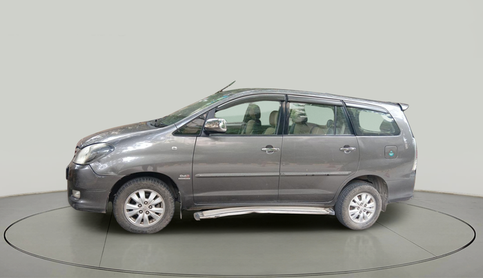 2011 Toyota Innova V 2.5 8 STR, Diesel, Manual, 2,22,323 km, exterior