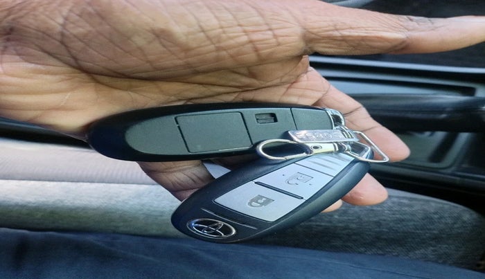 2020 Toyota URBAN CRUISER PREMIUM GRADE AT DUAL TONE, Petrol, Automatic, 35,027 km, interior