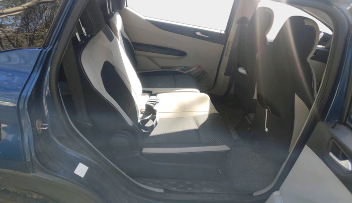 2022 Renault TRIBER RXZ AMT, Petrol, Automatic, 27,920 km, interior