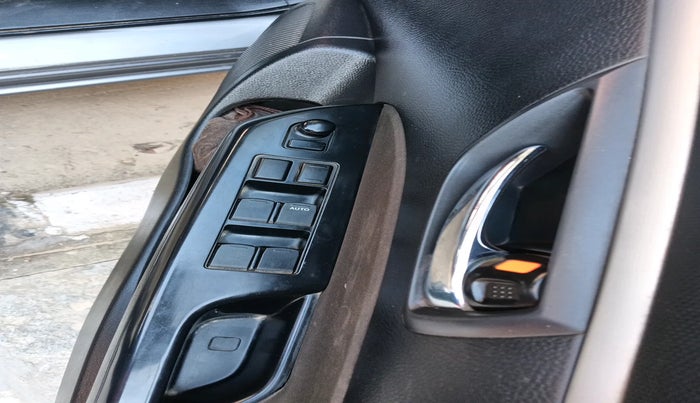 2016 Maruti Swift VXI, Petrol, Manual, 83,116 km, interior