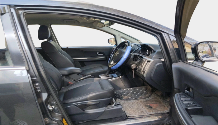 2017 Tata Hexa XTA 4X2 7 STR, Diesel, Automatic, 58,930 km, interior