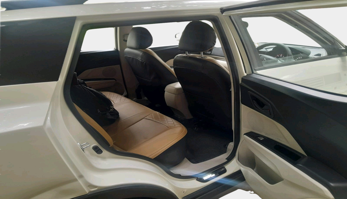 2023 Mahindra XUV300 W6 1.5 Diesel, Diesel, Manual, 56,252 km, interior