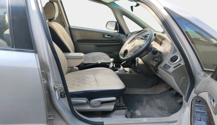 2012 Maruti SX4 ZDI, Diesel, Manual, 1,19,388 km, interior