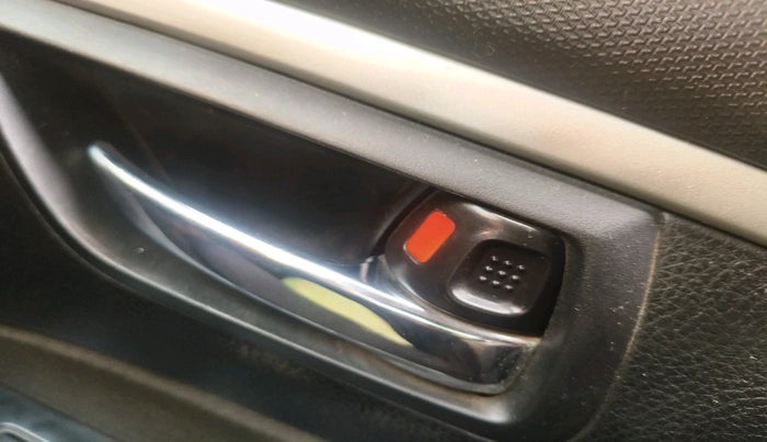 2016 Maruti Swift VDI (O), Diesel, Manual, 1,30,213 km, interior