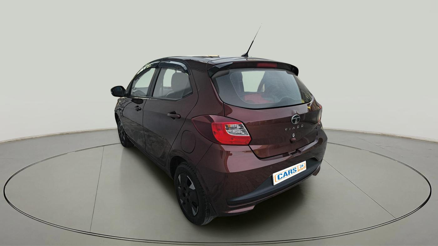 2025 Tata Tiago XTA PETROL, Petrol, Automatic, 7,746 km, exterior
