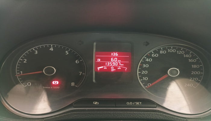 2012 Volkswagen Polo HIGHLINE1.2L, Petrol, Manual, 1,35,907 km, interior