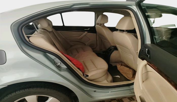 2010 Skoda Laura ELEGANCE 1.9 TDI MT, Diesel, Manual, 1,54,878 km, interior