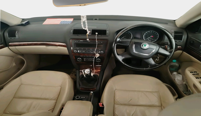 2010 Skoda Laura ELEGANCE 1.9 TDI MT, Diesel, Manual, 1,54,878 km, interior