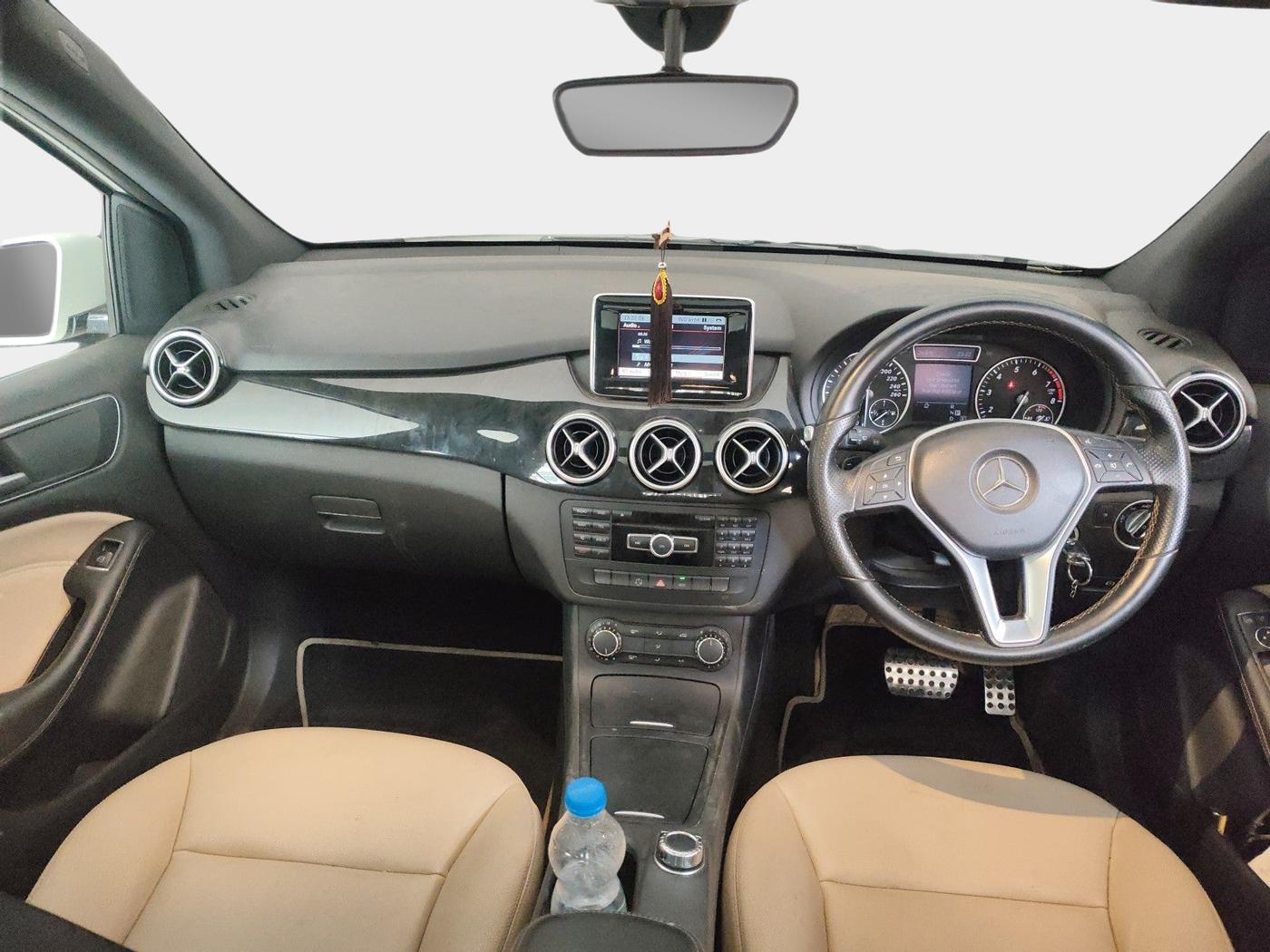 2013 Mercedes Benz B Class B 180 SPORTS PETROL, Petrol, Automatic, 26,882 km, interior