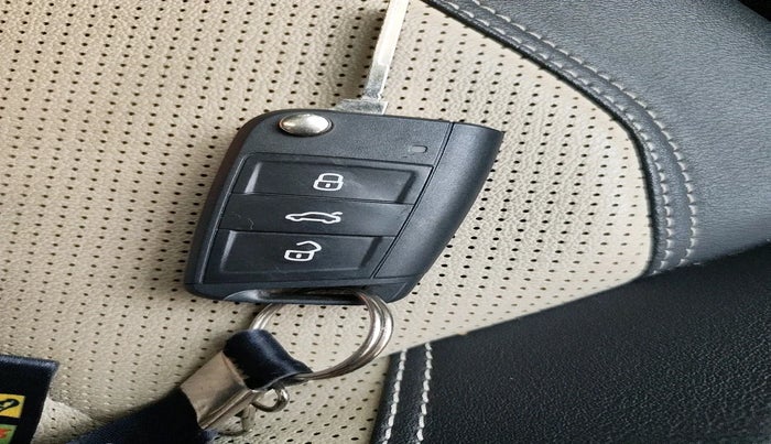 2022 Skoda SLAVIA STYLE 1.0L TSI MT, Petrol, Manual, 30,786 km, interior