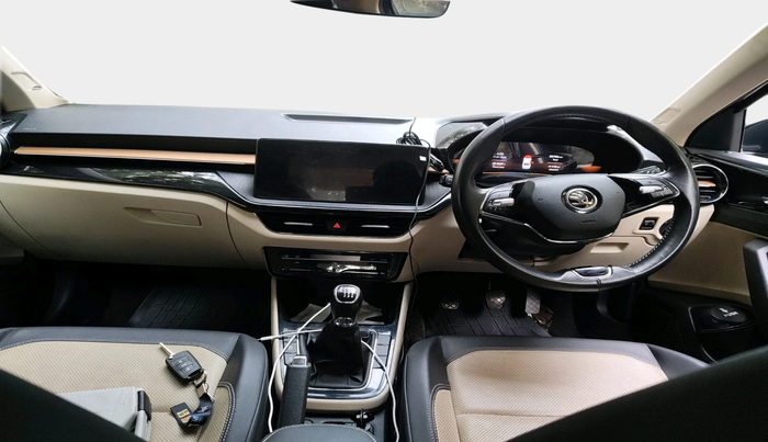 2022 Skoda SLAVIA STYLE 1.0L TSI MT, Petrol, Manual, 30,786 km, interior