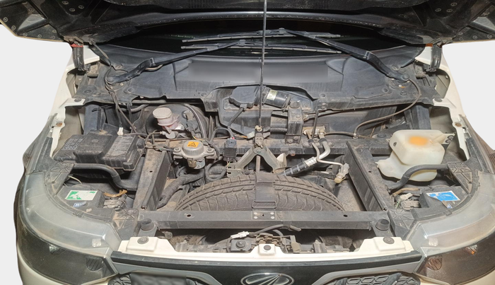 2017 Mahindra E20 Plus P6, Electric, Automatic, 15,754 km, exterior