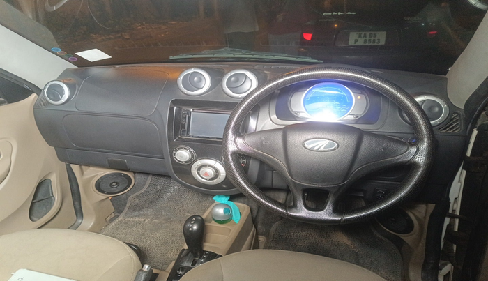 2017 Mahindra E20 Plus P6, Electric, Automatic, 15,754 km, interior