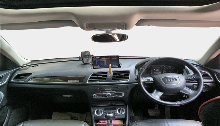 2013 Audi Q3 2.0 TDI QUATTRO, Diesel, Automatic, 1,57,697 km, interior