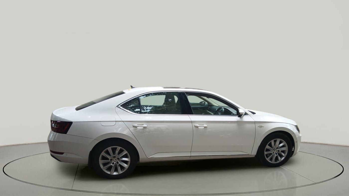 2017 Skoda Superb L&K 2.0 TDI AT, Diesel, Automatic, 1,03,750 km, exterior