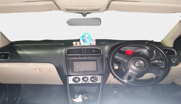2011 Volkswagen Polo HIGHLINE 1.6L, Petrol, Manual, 1,51,250 km, interior