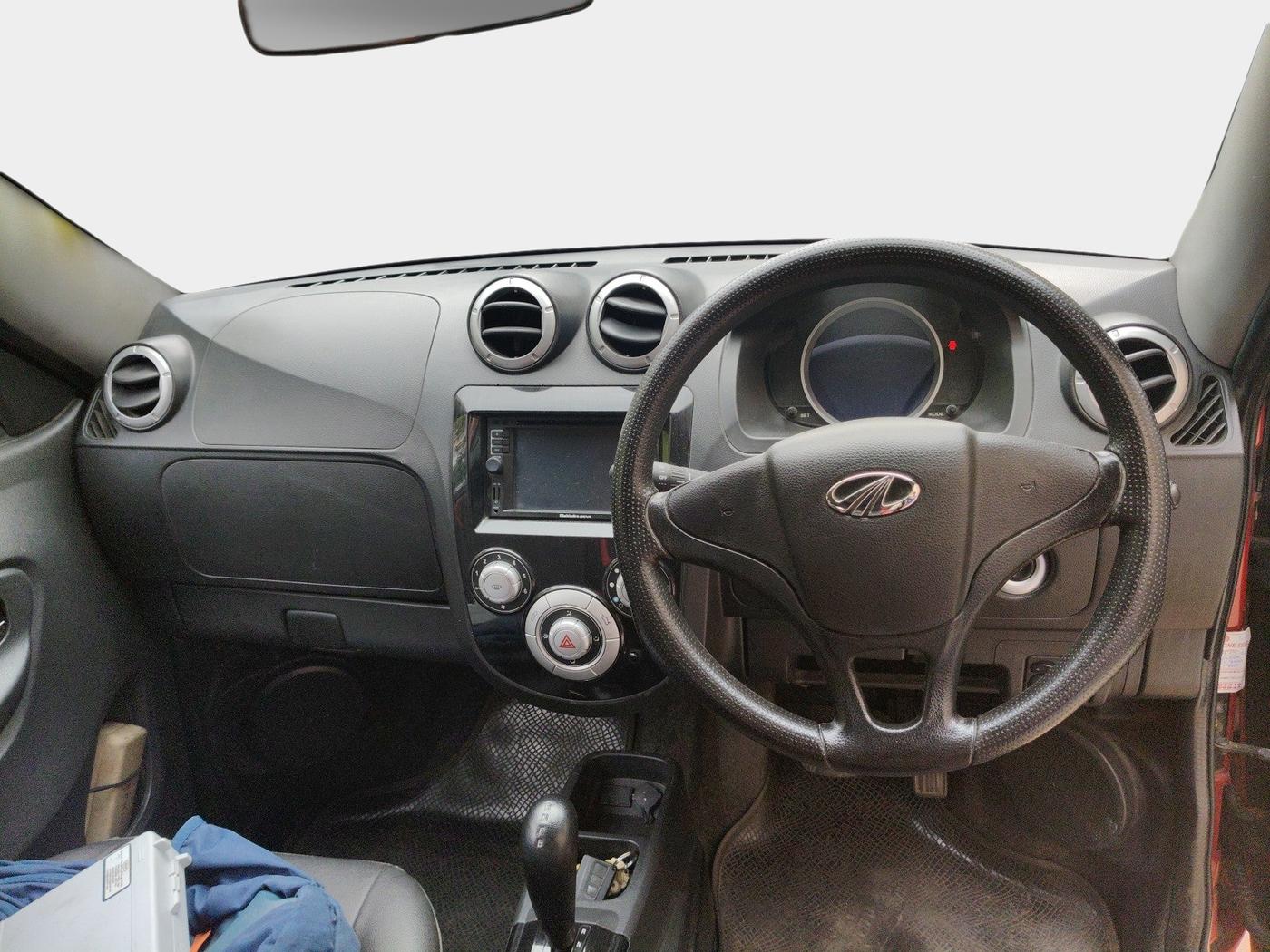2015 Mahindra E2O T2, Electric, Automatic, 51,135 km, interior
