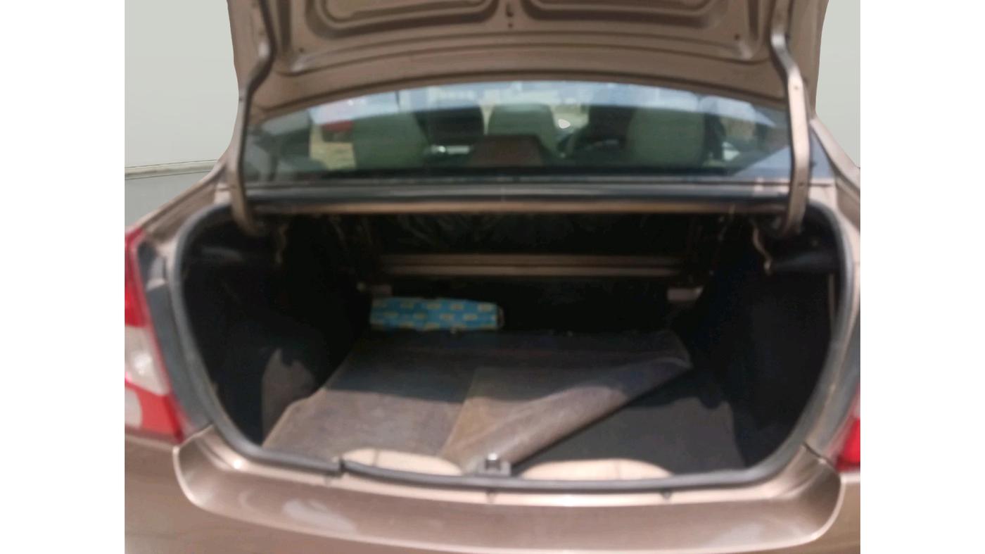 2012 Mahindra Verito 1.5 D6, Diesel, Manual, 1,44,896 km, exterior