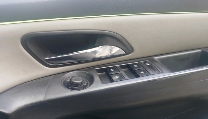 2011 Chevrolet Cruze LTZ, Diesel, Manual, 1,50,746 km, interior