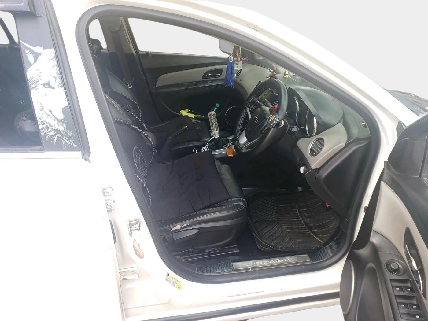 2011 Chevrolet Cruze LTZ, Diesel, Manual, 1,50,746 km, interior