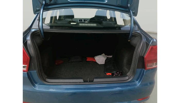 2016 Volkswagen Ameo HIGHLINE1.2L, Petrol, Manual, 78,239 km, exterior