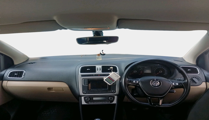 2016 Volkswagen Ameo HIGHLINE1.2L, Petrol, Manual, 78,239 km, interior