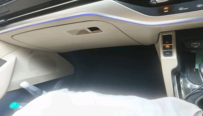 2022 KIA CARENS LUXURY 1.5 DIESEL 7 STR, Diesel, Manual, 79,995 km, interior