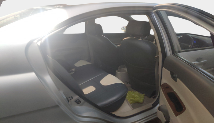 2011 Hyundai Verna TRANSFORM 1.6 SX VTVT, Petrol, Manual, 1,01,640 km, interior