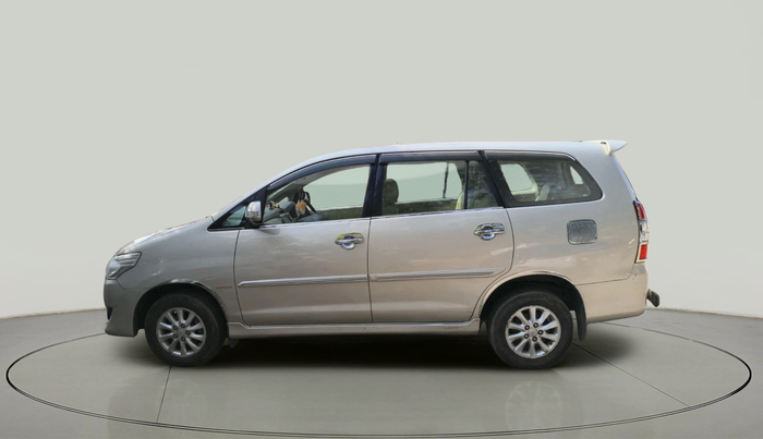 2013 Toyota Innova 2.5 VX 8 STR, Diesel, Manual, 2,33,460 km, exterior