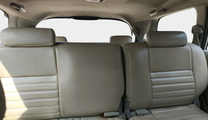 2013 Toyota Innova 2.5 VX 8 STR, Diesel, Manual, 2,33,460 km, interior