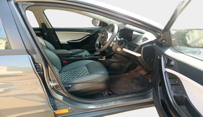 2024 Tata NEXON Pure 1.2 Petrol 6AMT, Petrol, Manual, 7,482 km, interior