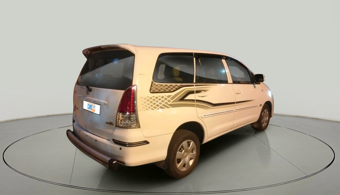2011 Toyota Innova 2.5 G4 7 STR, Diesel, Manual, 1,41,715 km, exterior