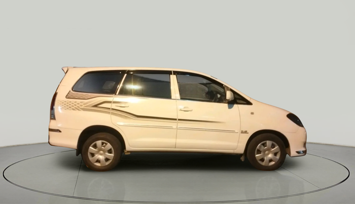 2011 Toyota Innova 2.5 G4 7 STR, Diesel, Manual, 1,41,715 km, exterior