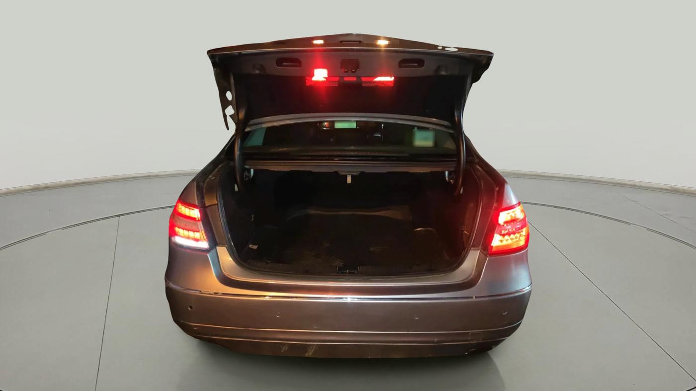 2010 Mercedes Benz E Class E 350 AVANTGARDE, Diesel, Automatic, 1,18,302 km, exterior