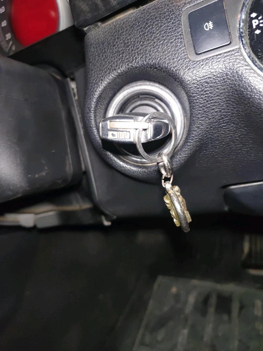 2010 Mercedes Benz E Class E 350 AVANTGARDE, Diesel, Automatic, 1,18,302 km, interior