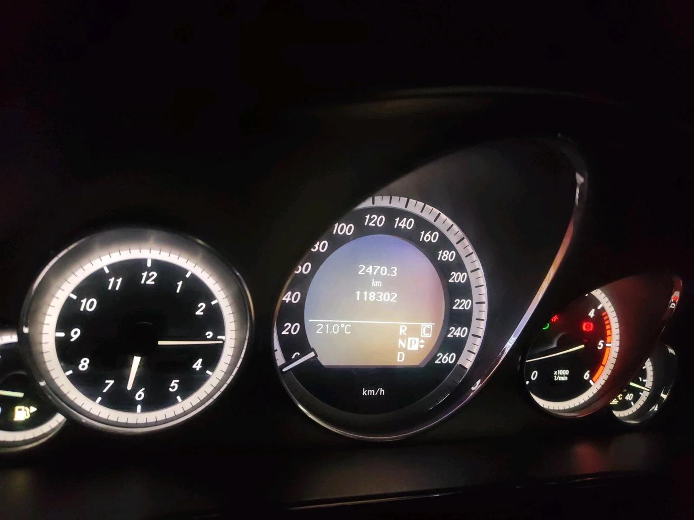 2010 Mercedes Benz E Class E 350 AVANTGARDE, Diesel, Automatic, 1,18,302 km, interior