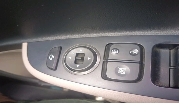 2017 Hyundai Grand i10 SPORTZ AT 1.2 KAPPA VTVT, Petrol, Automatic, 29,815 km, interior