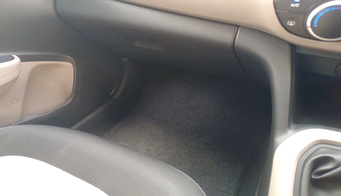 2017 Hyundai Grand i10 SPORTZ AT 1.2 KAPPA VTVT, Petrol, Automatic, 29,815 km, interior