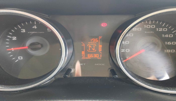 2015 Mahindra TUV300 T8 AMT, Diesel, Automatic, 66,301 km, interior