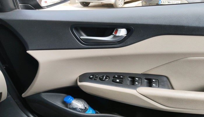 2018 Hyundai Verna 1.6 VTVT SX, Petrol, Manual, 89,008 km, interior