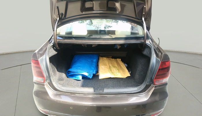 2017 Volkswagen Vento HIGHLINE PETROL AT, Petrol, Automatic, 1,39,969 km, exterior