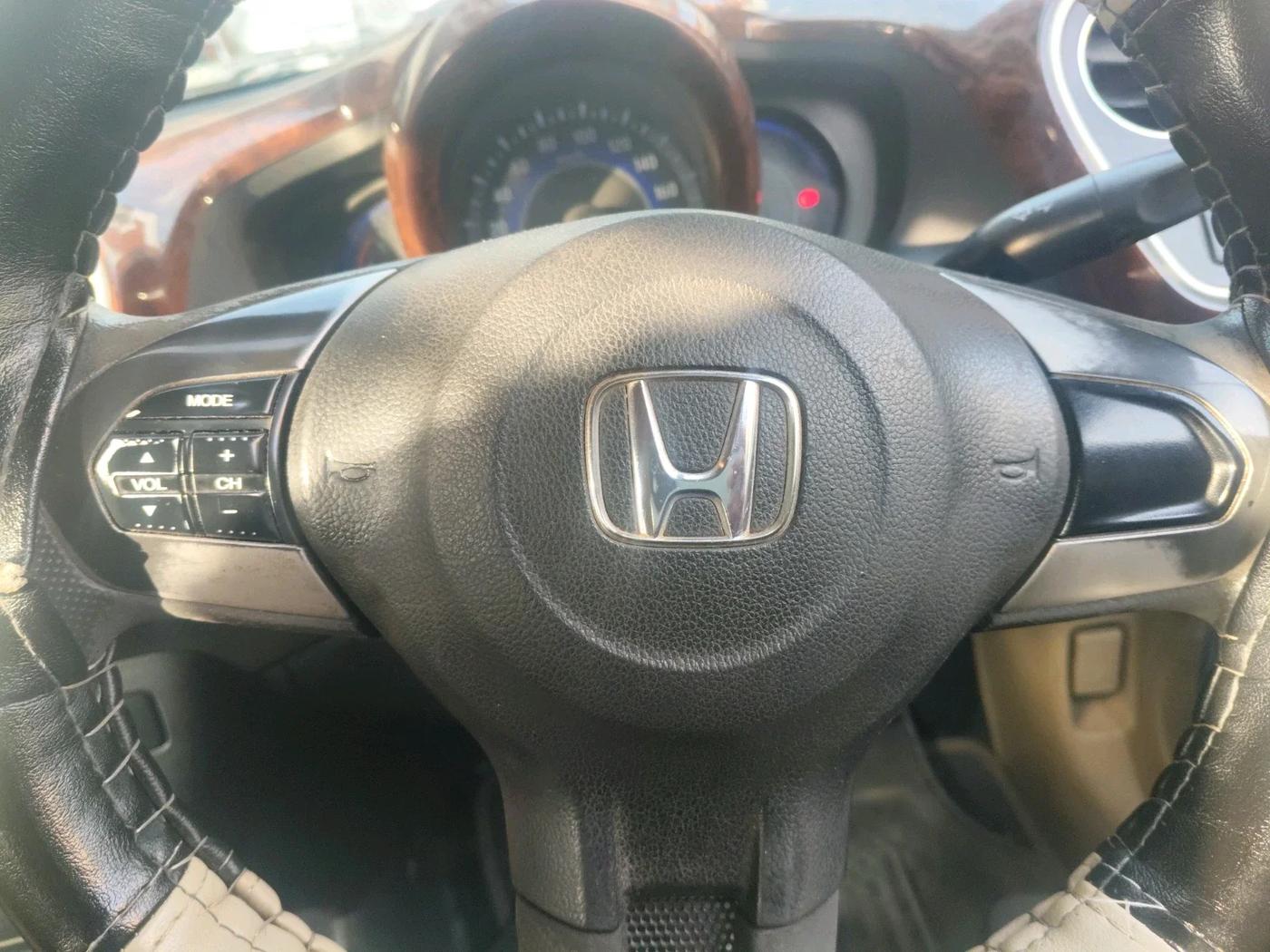 2015 Honda Mobilio 1.5L I-DTEC S, Diesel, Manual, 2,39,633 km, interior