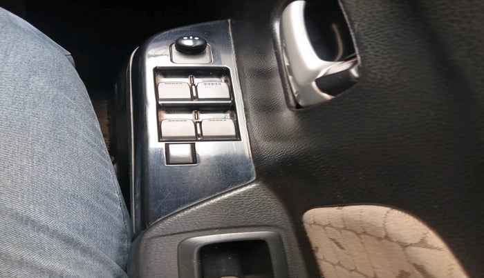 2018 Maruti Wagon R 1.0 VXI AMT, Petrol, Automatic, 52,338 km, interior