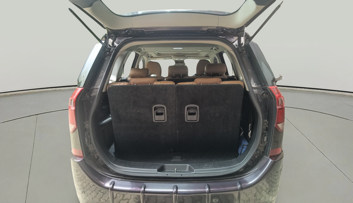 2019 Mahindra XUV500 W11 AT, Diesel, Automatic, 81,000 km, exterior