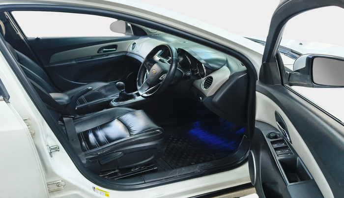 2011 Chevrolet Cruze LTZ, Diesel, Manual, 1,09,008 km, interior