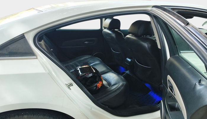 2011 Chevrolet Cruze LTZ, Diesel, Manual, 1,09,008 km, interior