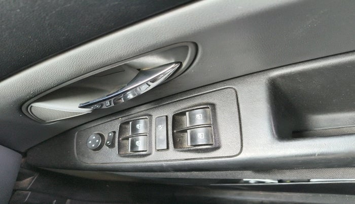 2013 Fiat Grand Punto EMOTION PACK 1.3, Diesel, Manual, 1,41,086 km, interior